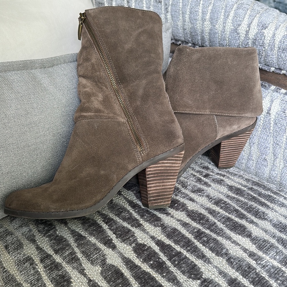 Adam Tucker Suede Boots Size 8.5 - image 1